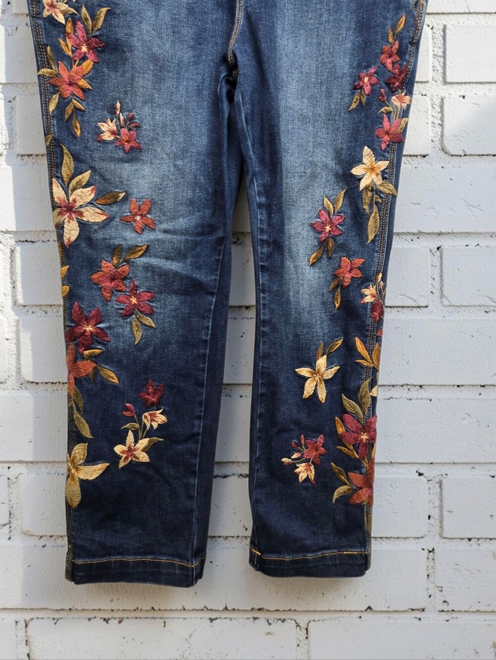 Driftwood Boyfriend Overalls Blue Denim Floral Embroidery Trim Womens Size Large - Picture 6 of 16